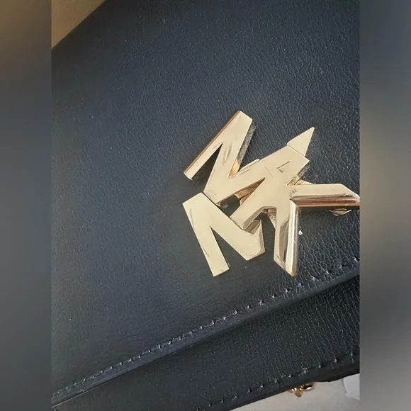 MICHAEL KORS Large Mott Leather Shoulder Bag - Picture 14 of 16